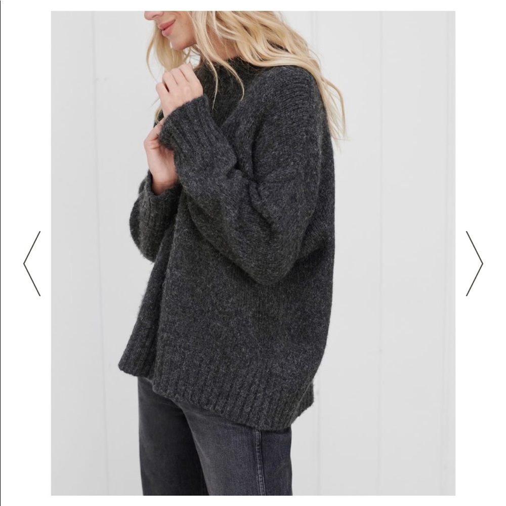 JENNI KAYNE
Alpaca Cocoon Crewneck